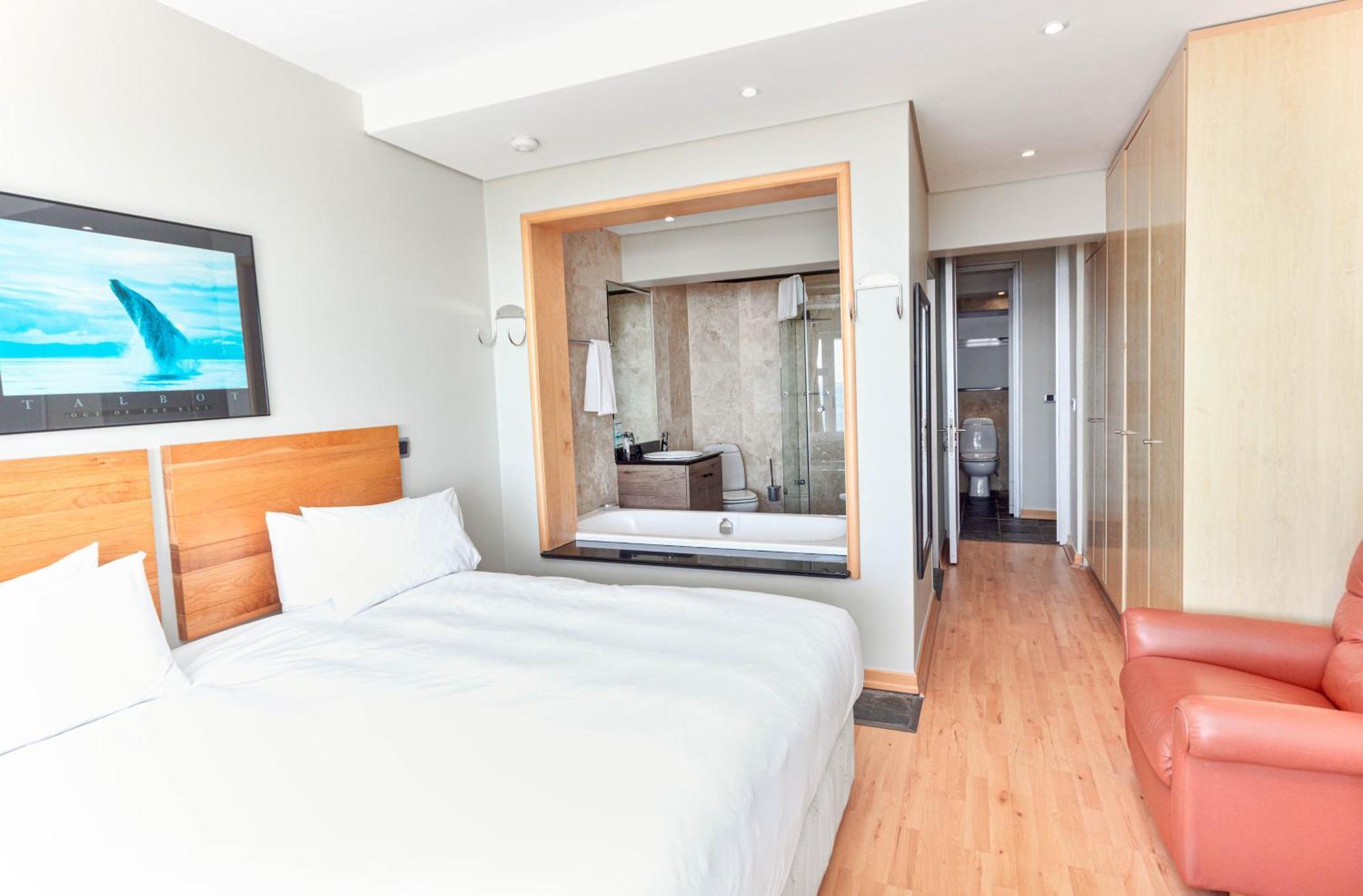 Mouille Point Apartments 케이프타운 객실 사진