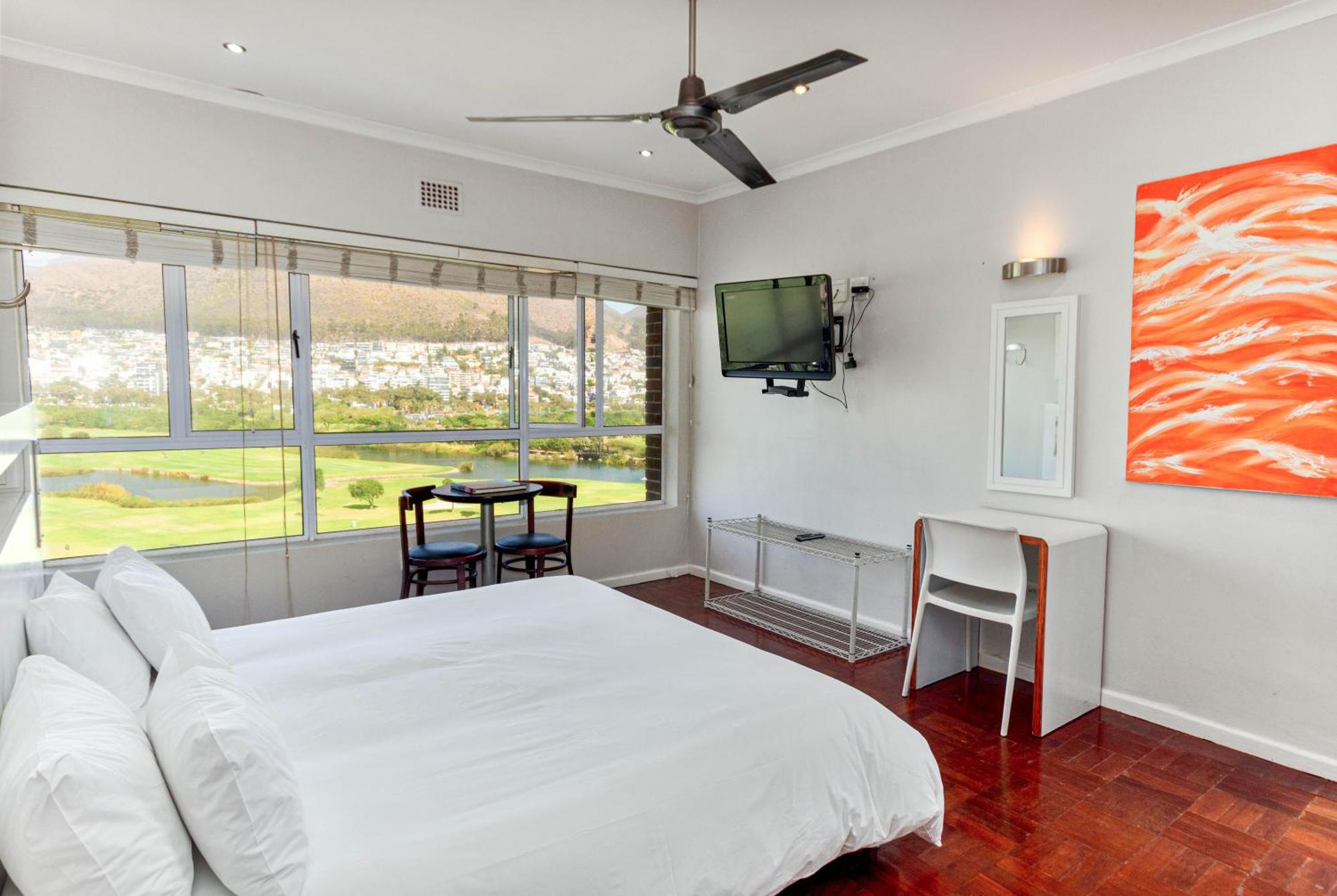 Mouille Point Apartments 케이프타운 객실 사진