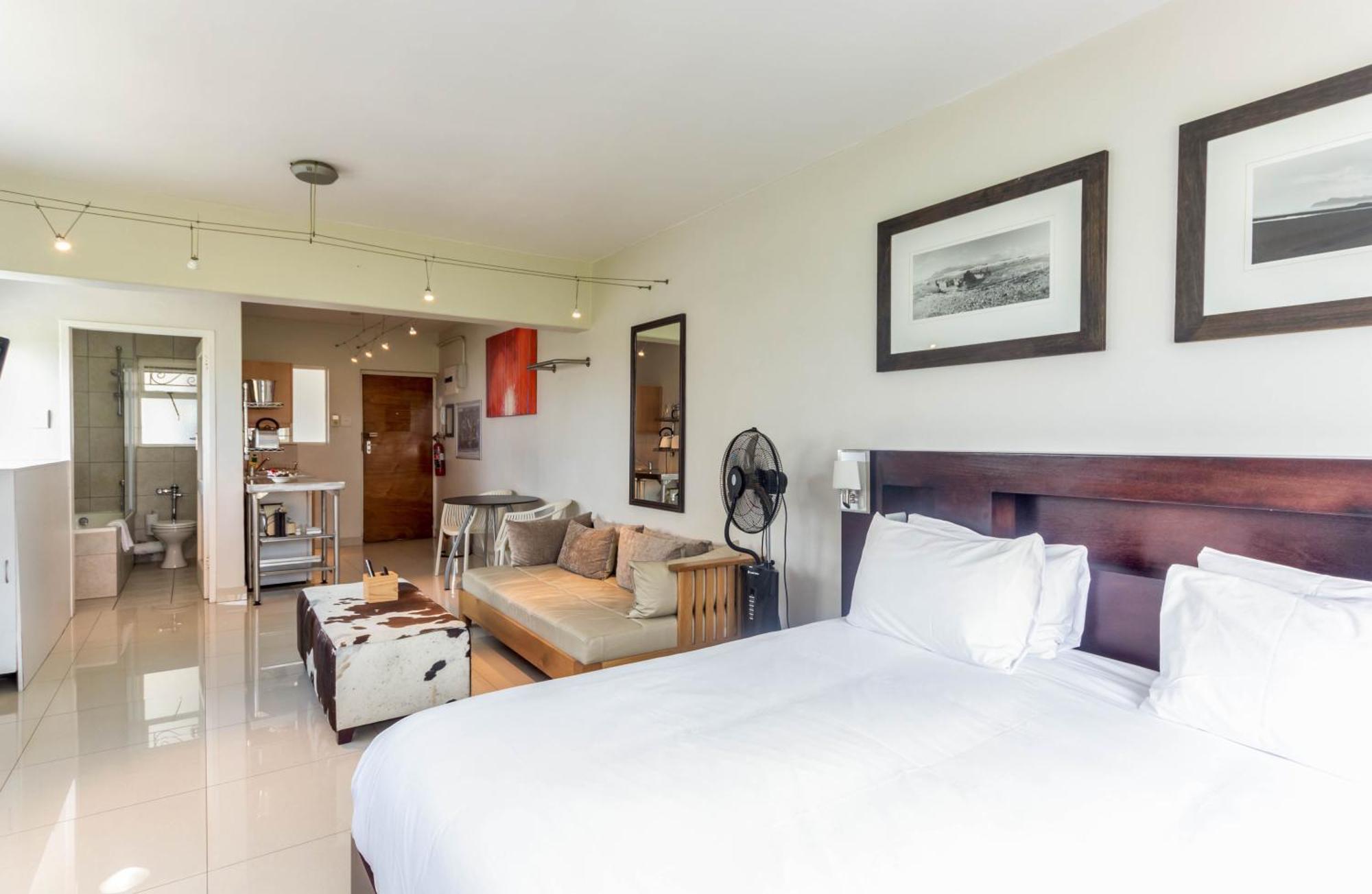 Mouille Point Apartments 케이프타운 객실 사진