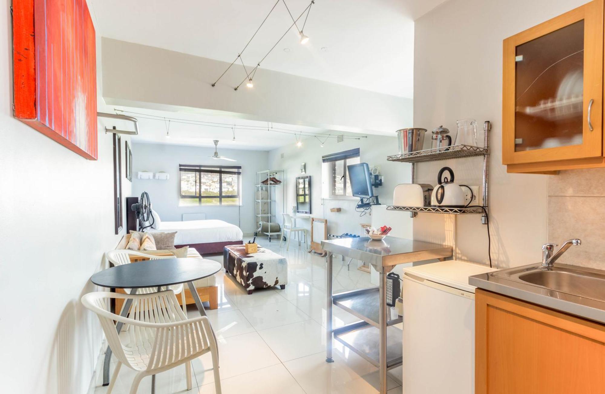 Mouille Point Apartments 케이프타운 객실 사진